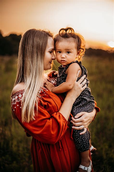 mommy and daughter photoshoot|Mommy and Me Photoshoot Ideas .